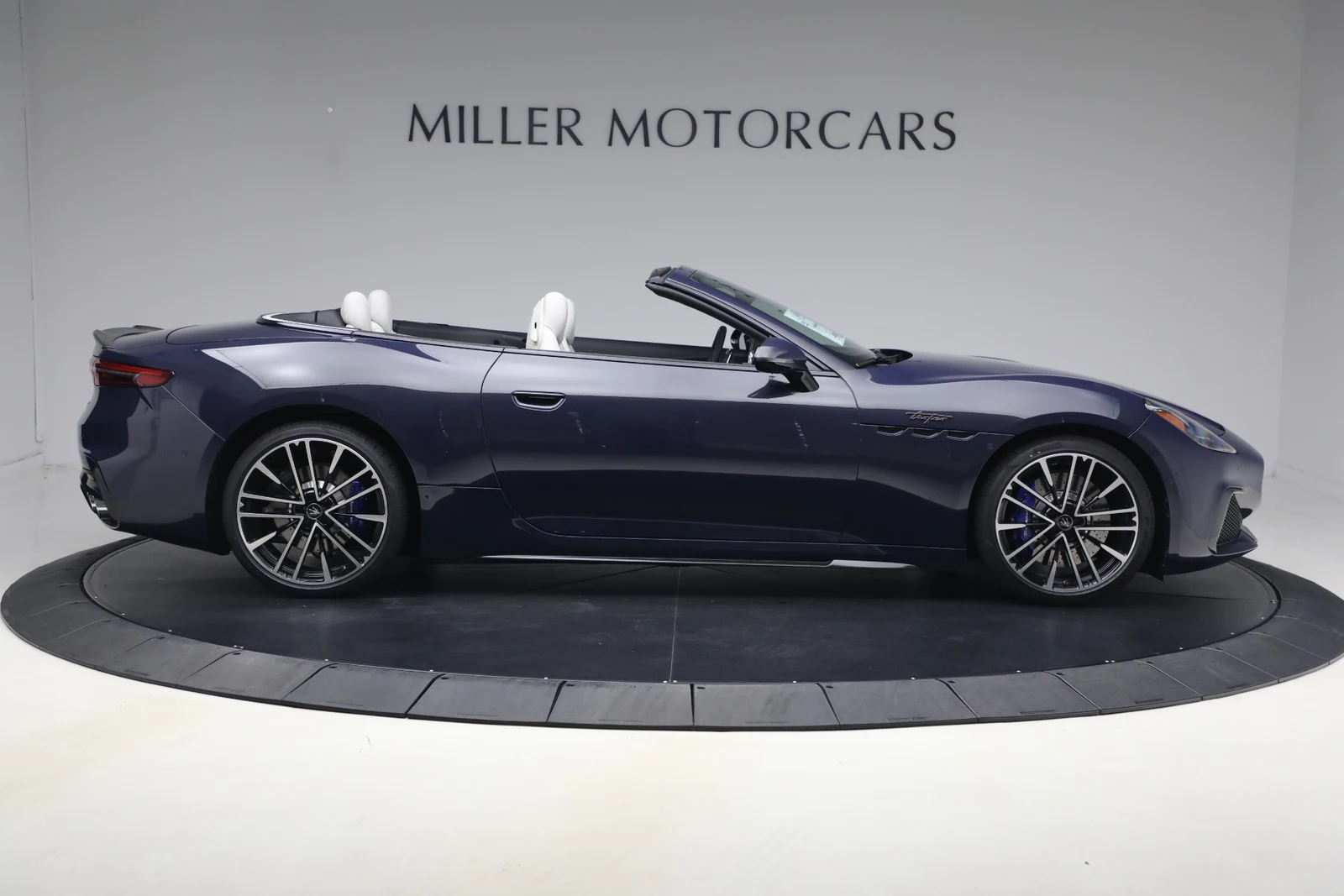 2026 Maserati GranCabrio Trofeo, 9/20