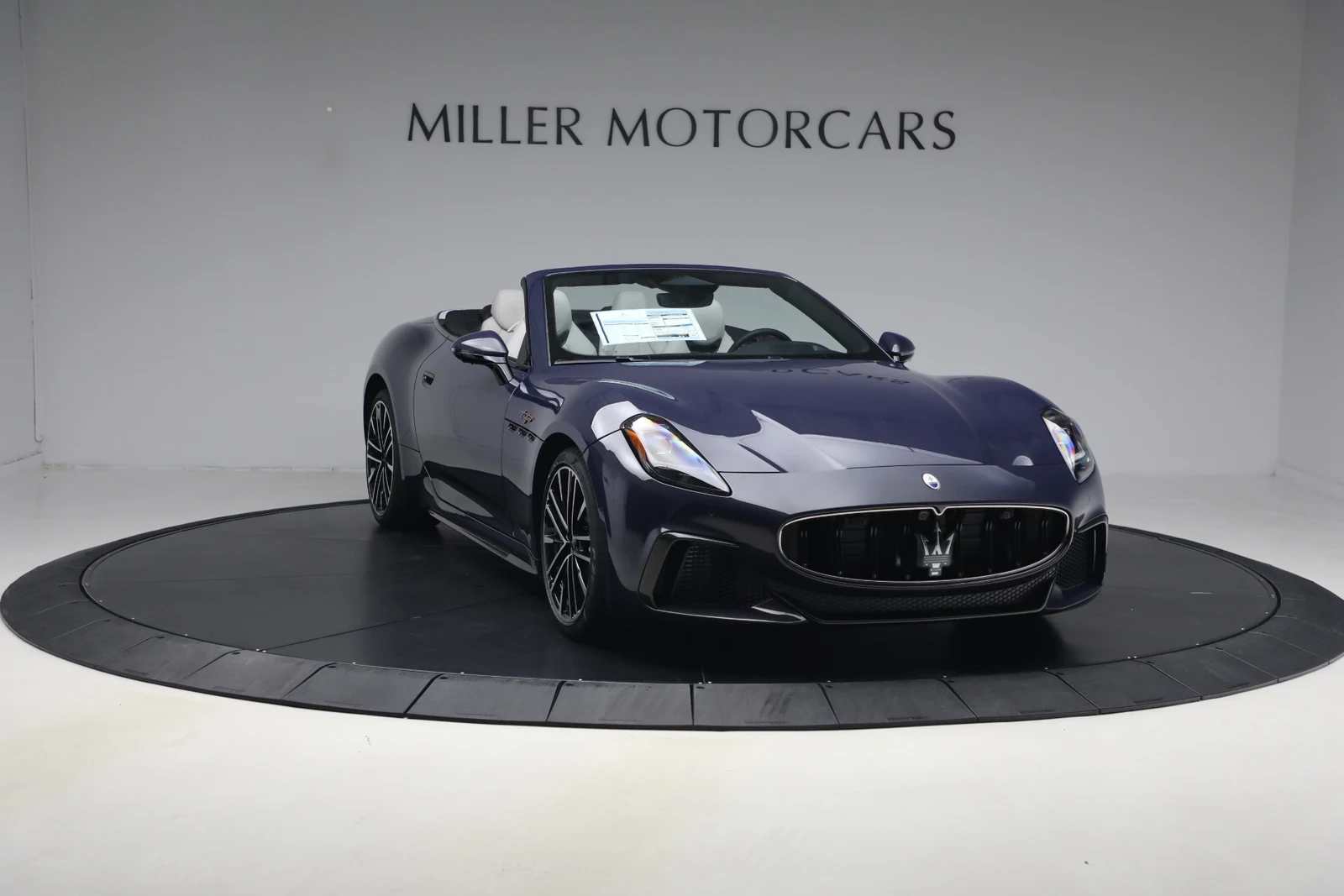 2026 Maserati GranCabrio Trofeo, 11/20