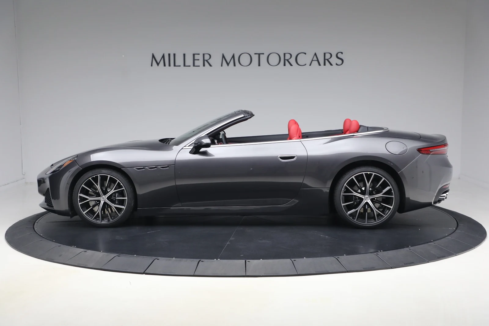 2026 Maserati GranCabrio Modena, 2/20