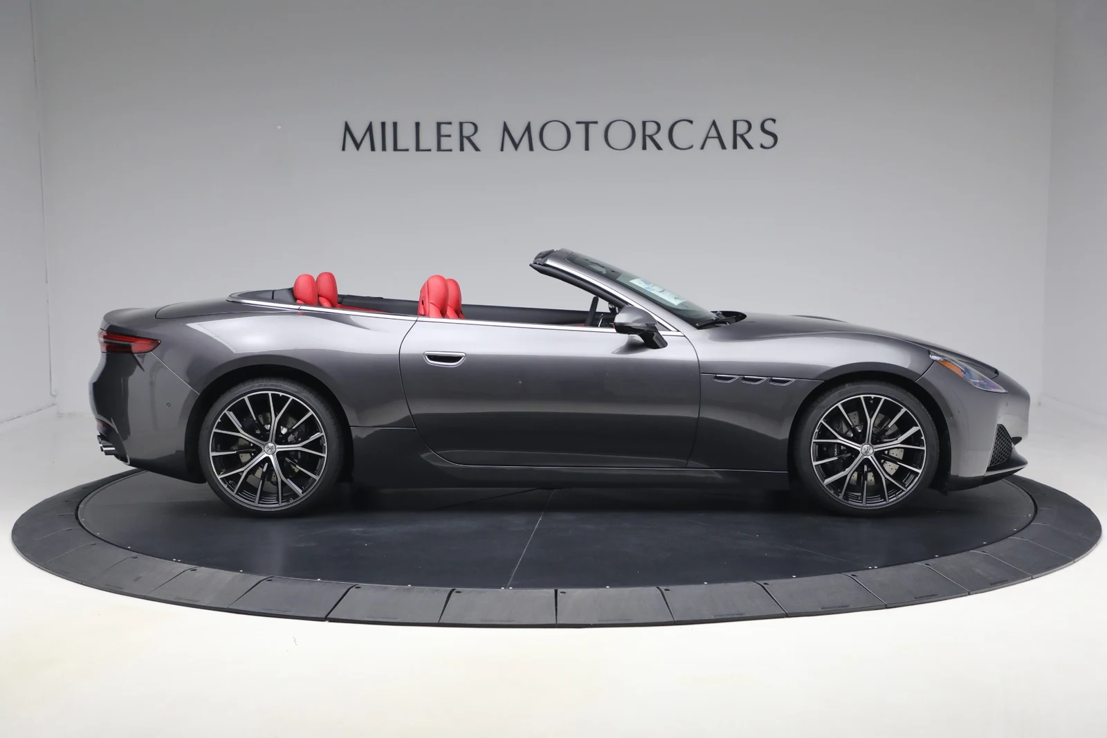 2026 Maserati GranCabrio Modena, 8/20