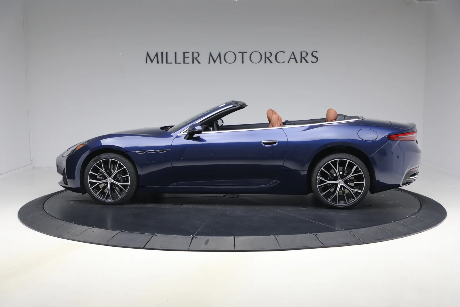 2026 Maserati GranCabrio Modena, 2/20