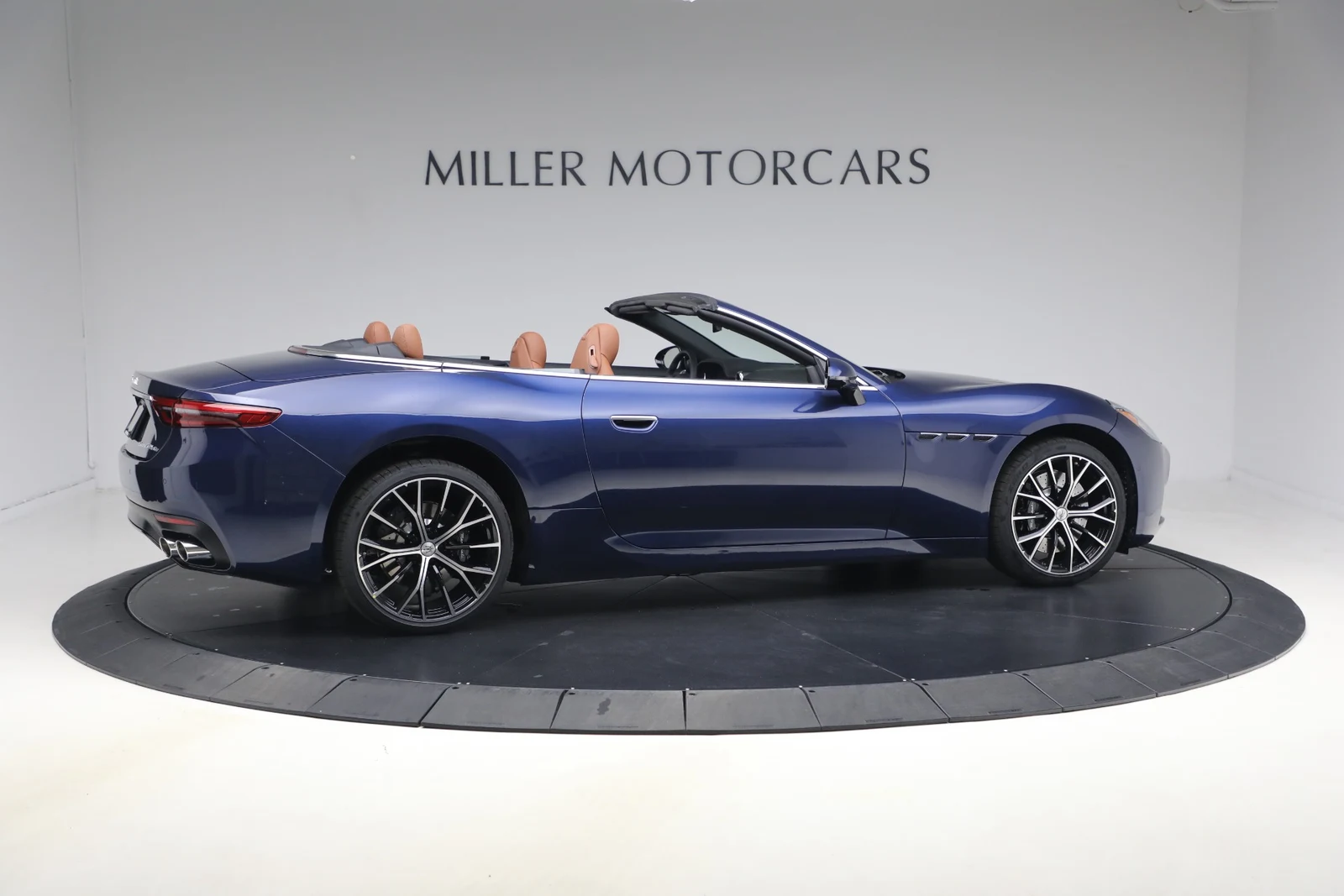 2026 Maserati GranCabrio Modena, 8/20