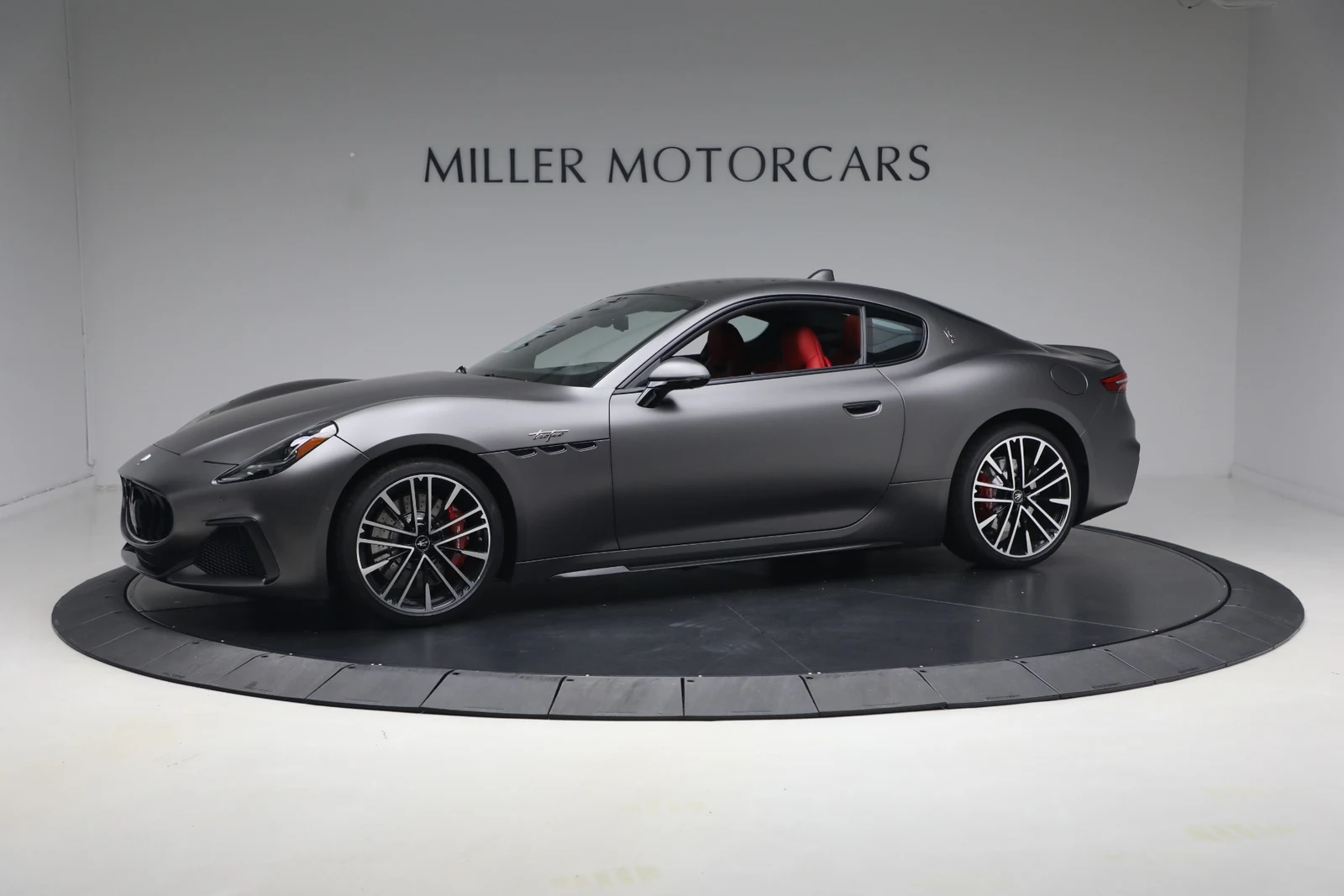 Maserati GranTurismo Trofeo | Maserati of Greenwich