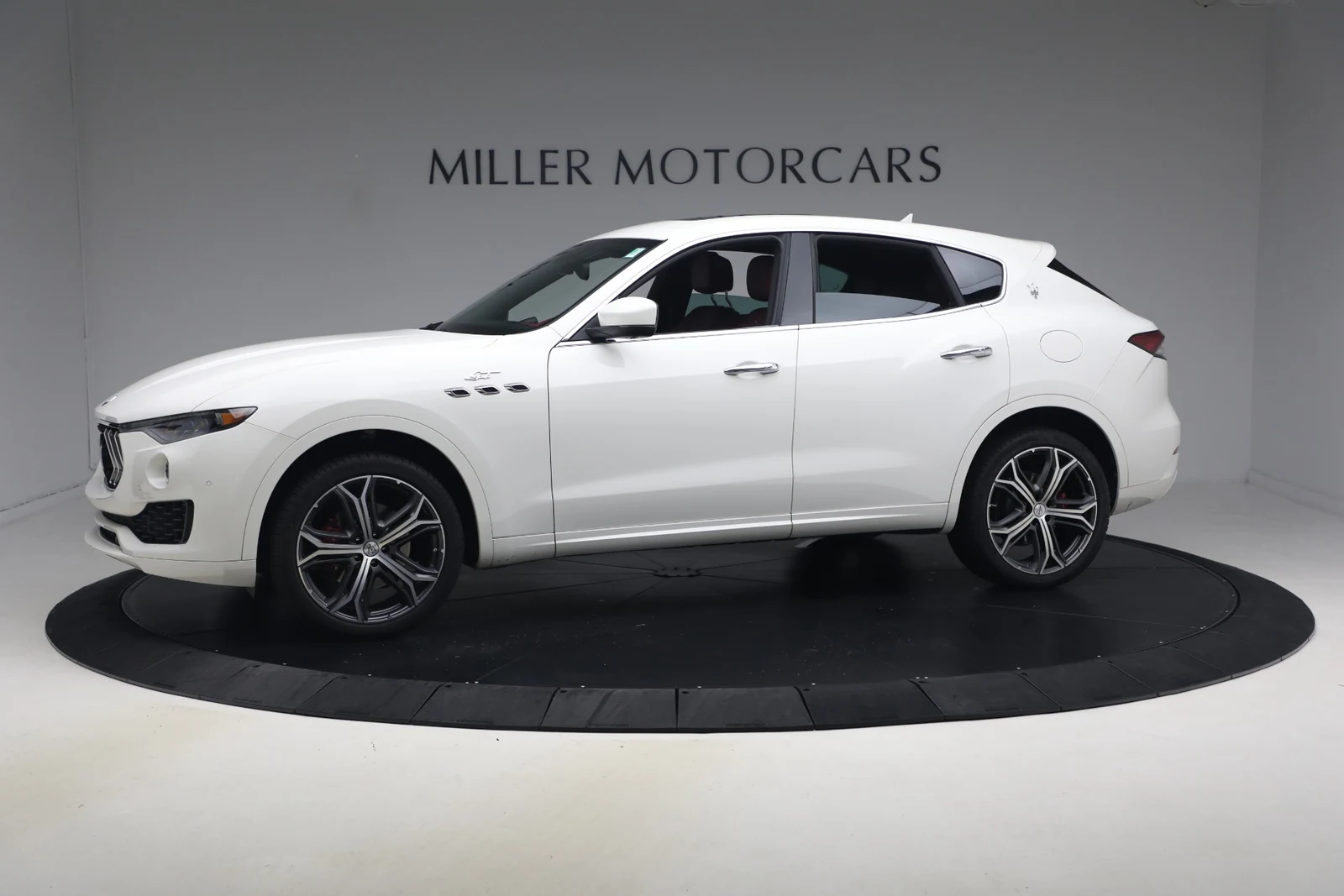 2023 Maserati Levante GT, 2/20