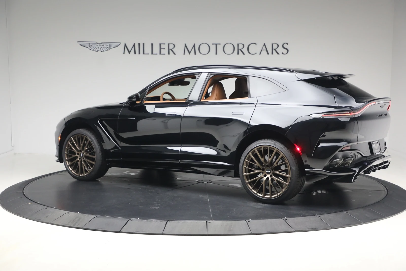 2026 Aston Martin DBX707 (2024 Update), 4/20