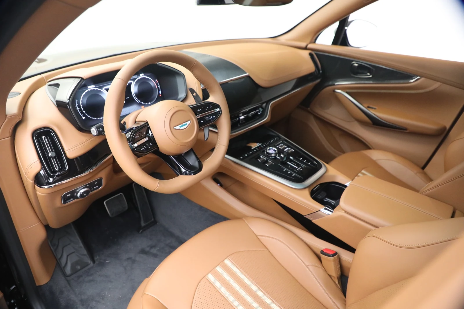 2026 Aston Martin DBX707 (2024 Update), 15/20