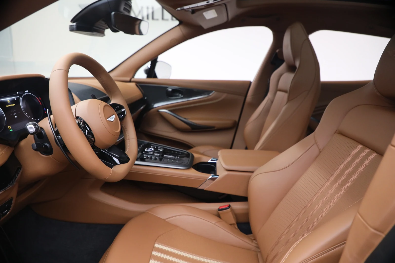 2026 Aston Martin DBX707 (2024 Update), 16/20
