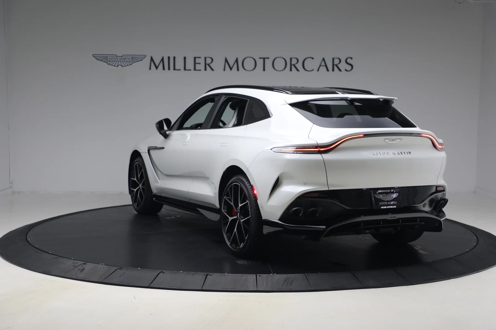 2025 Aston Martin DBX707 (2024 Update), 5/20