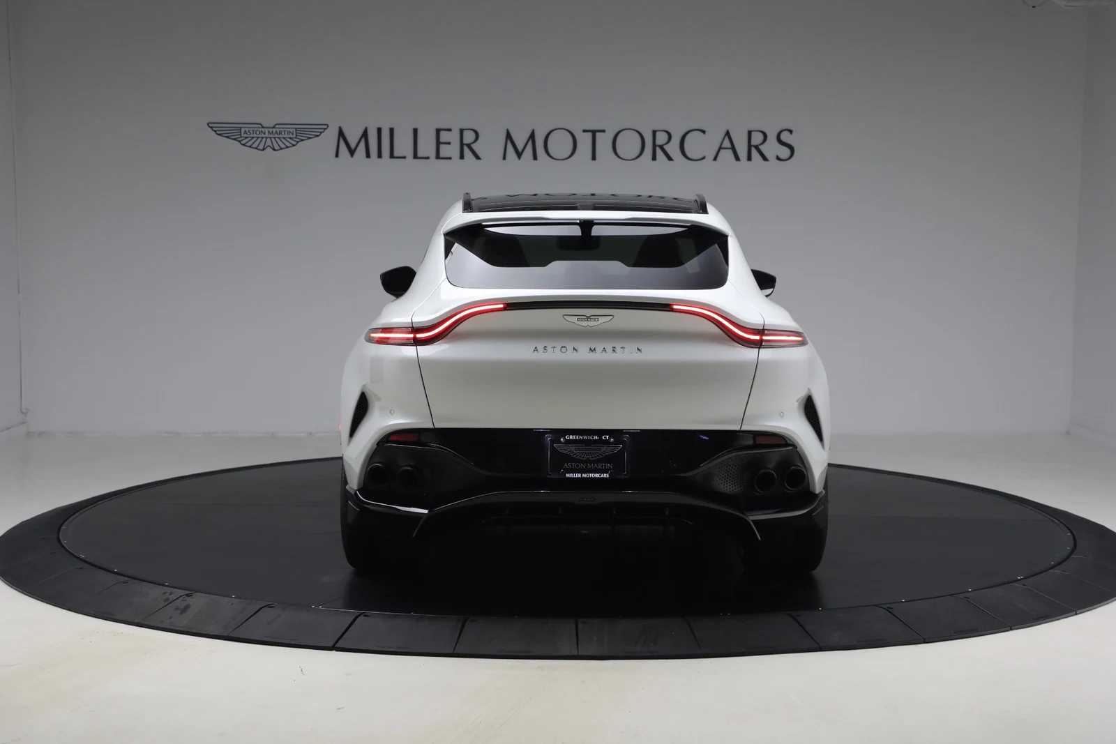 2025 Aston Martin DBX707 (2024 Update), 6/20