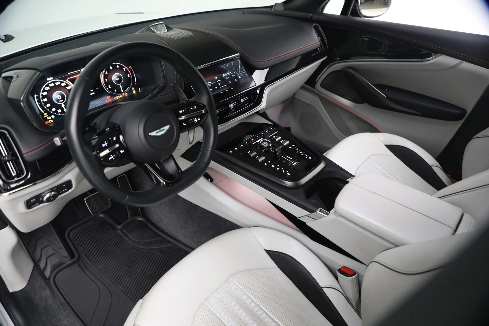 2025 Aston Martin DBX707 (2024 Update), 20/20