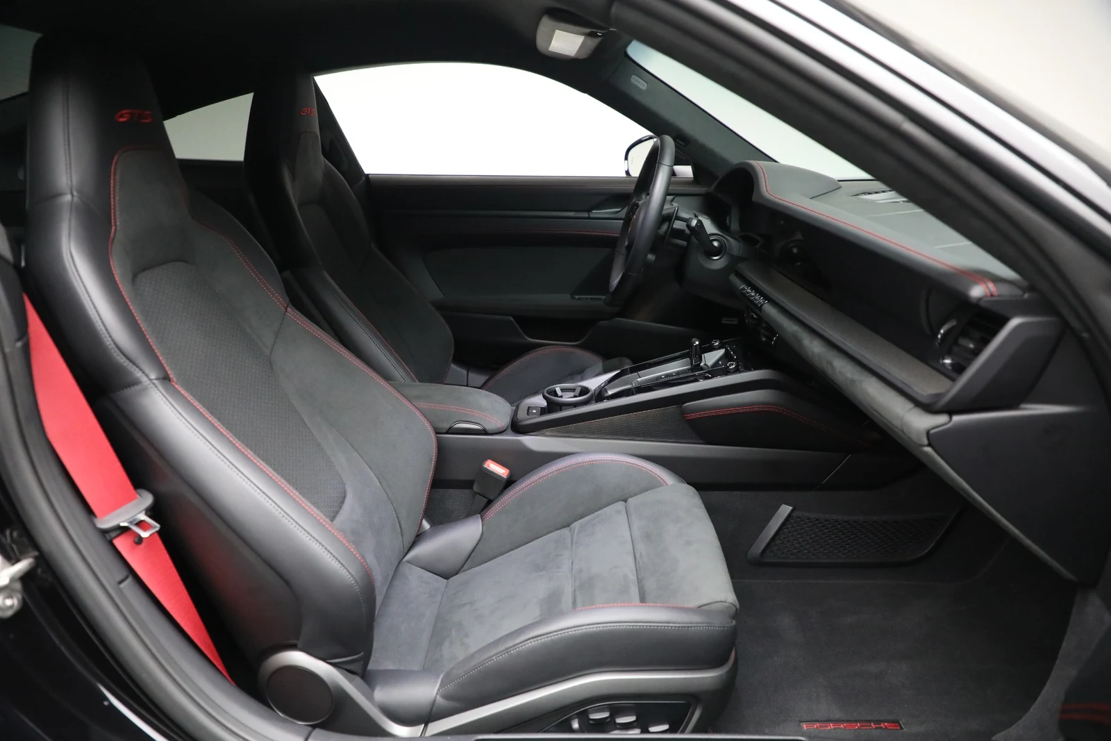2025 Porsche 911 Carrera GTS (992.2), 16/20