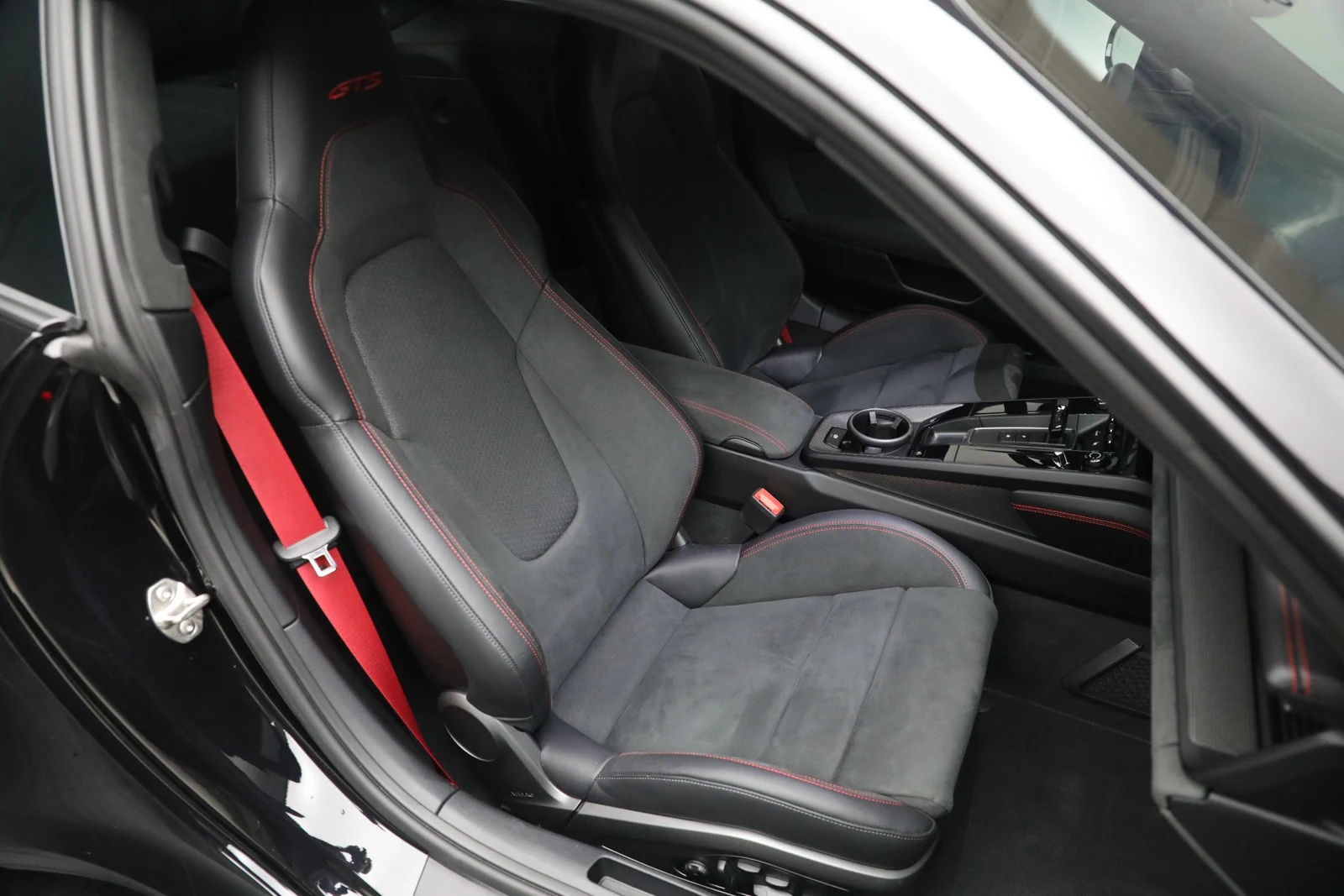 2025 Porsche 911 Carrera GTS (992.2), 17/20