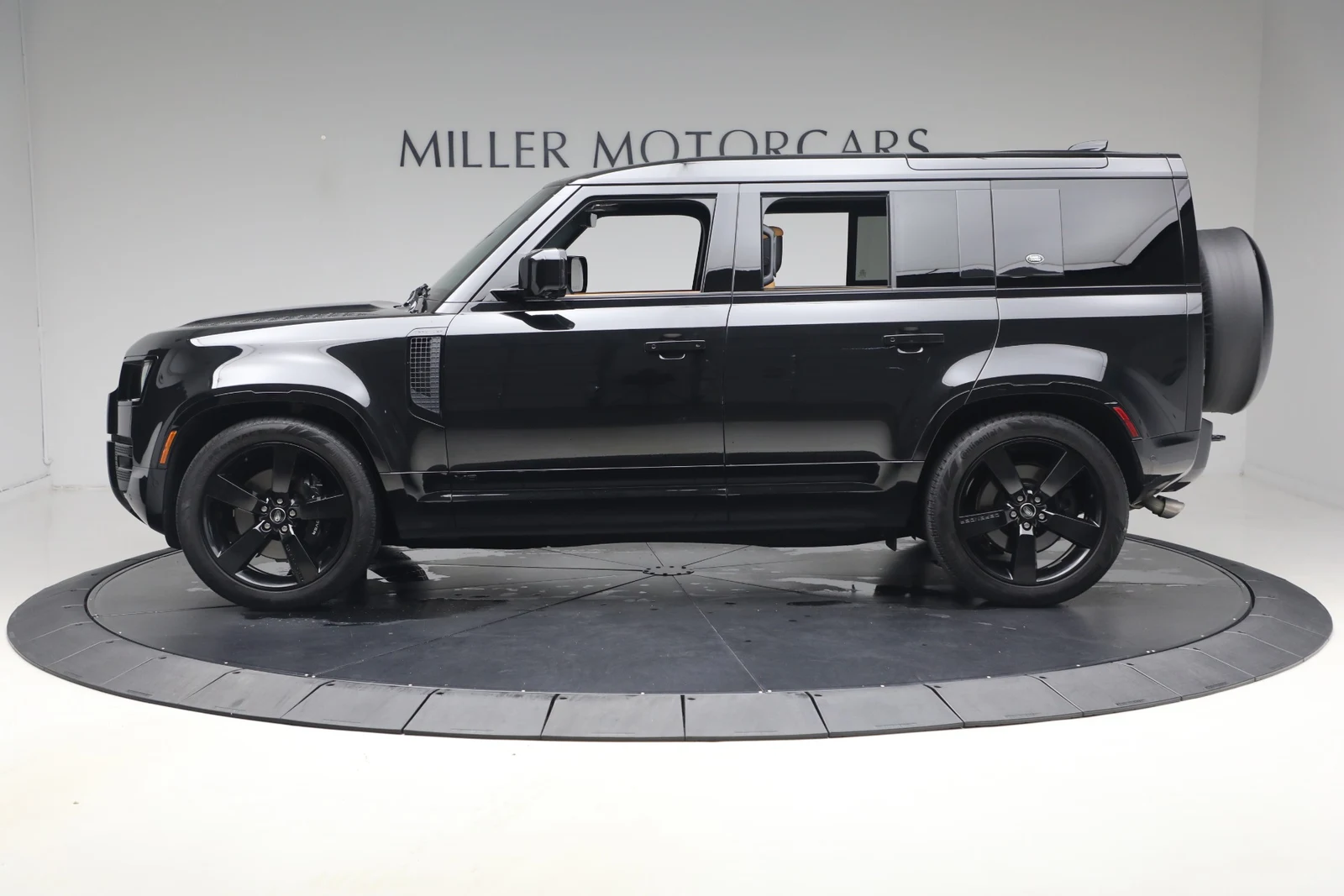 2024 Land Rover Defender 110 V8 (L663), 3/20