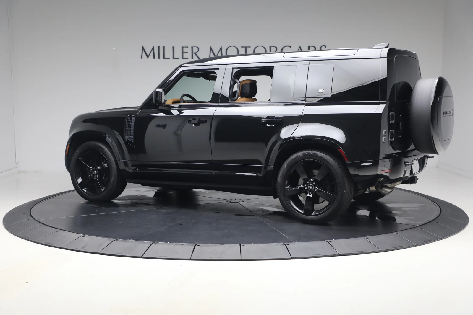 2024 Land Rover Defender 110 V8 (L663), 4/20