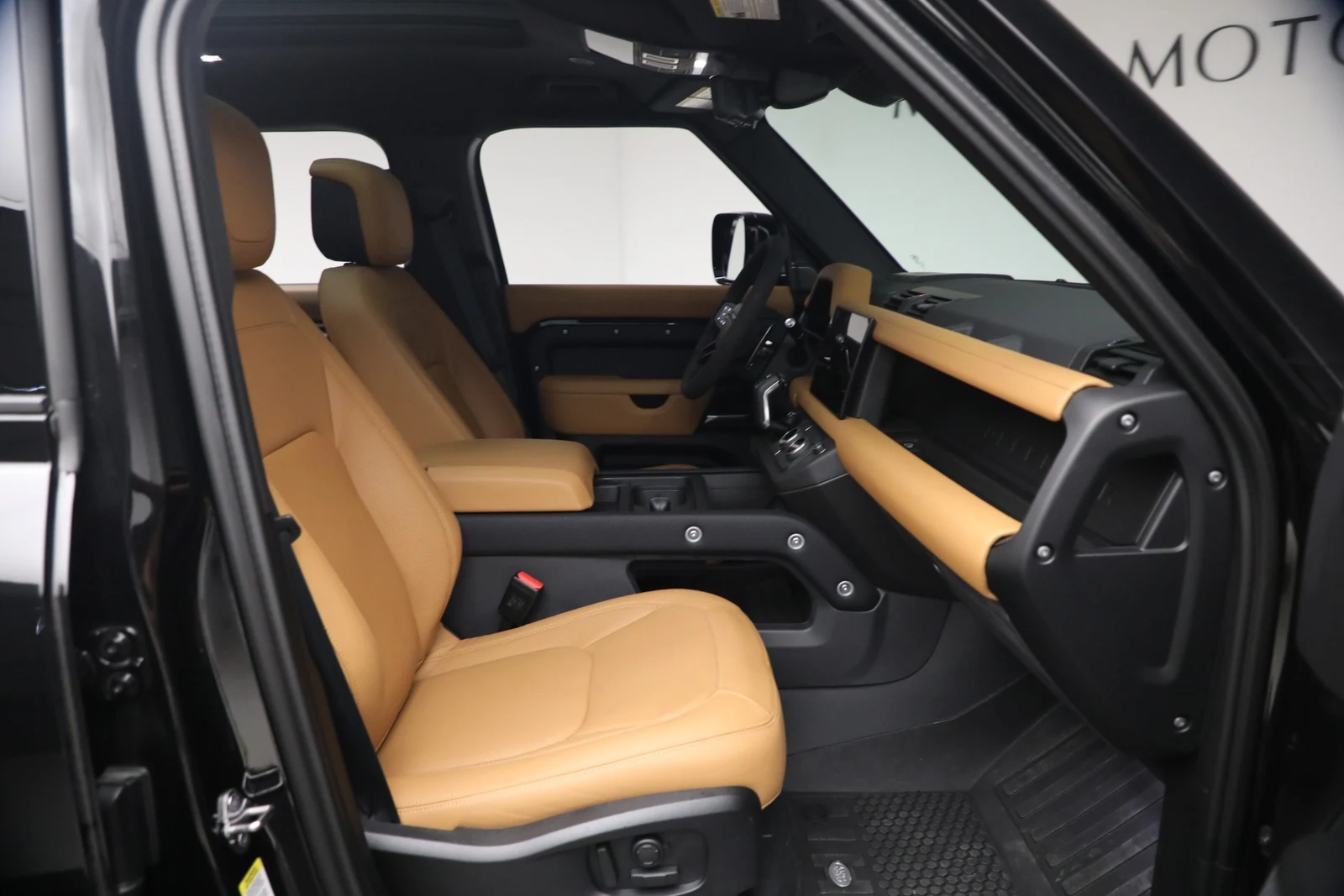 2024 Land Rover Defender 110 V8 (L663), 16/20