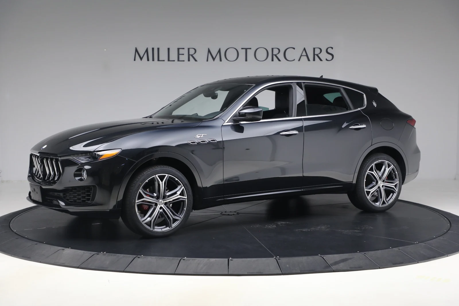 2023 Maserati Levante GT, 2/20