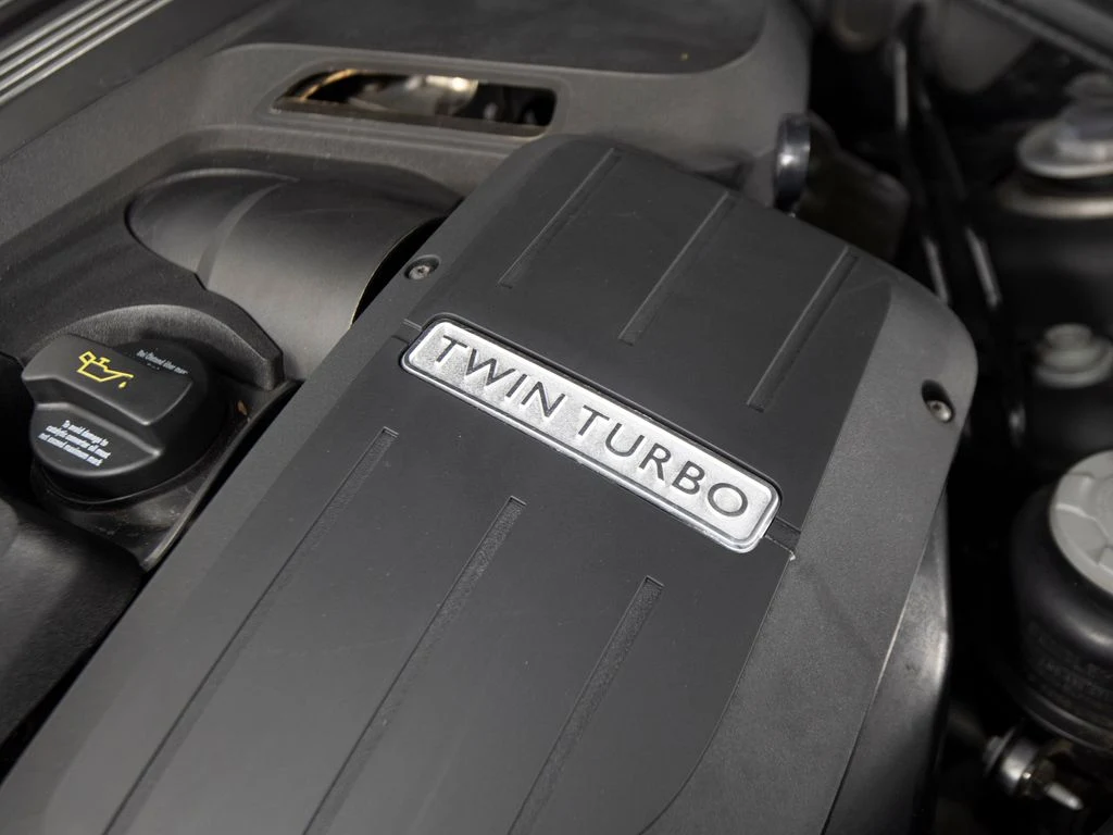2015 Bentley Flying Spur V8, 28/30