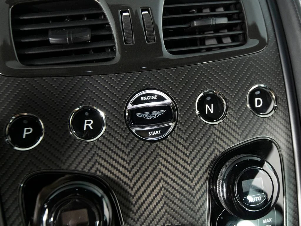 2015 Aston Martin Vanquish V12, 14/30