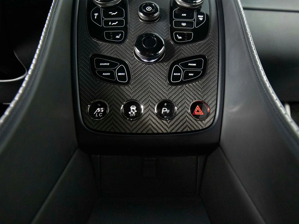 2015 Aston Martin Vanquish V12, 15/30