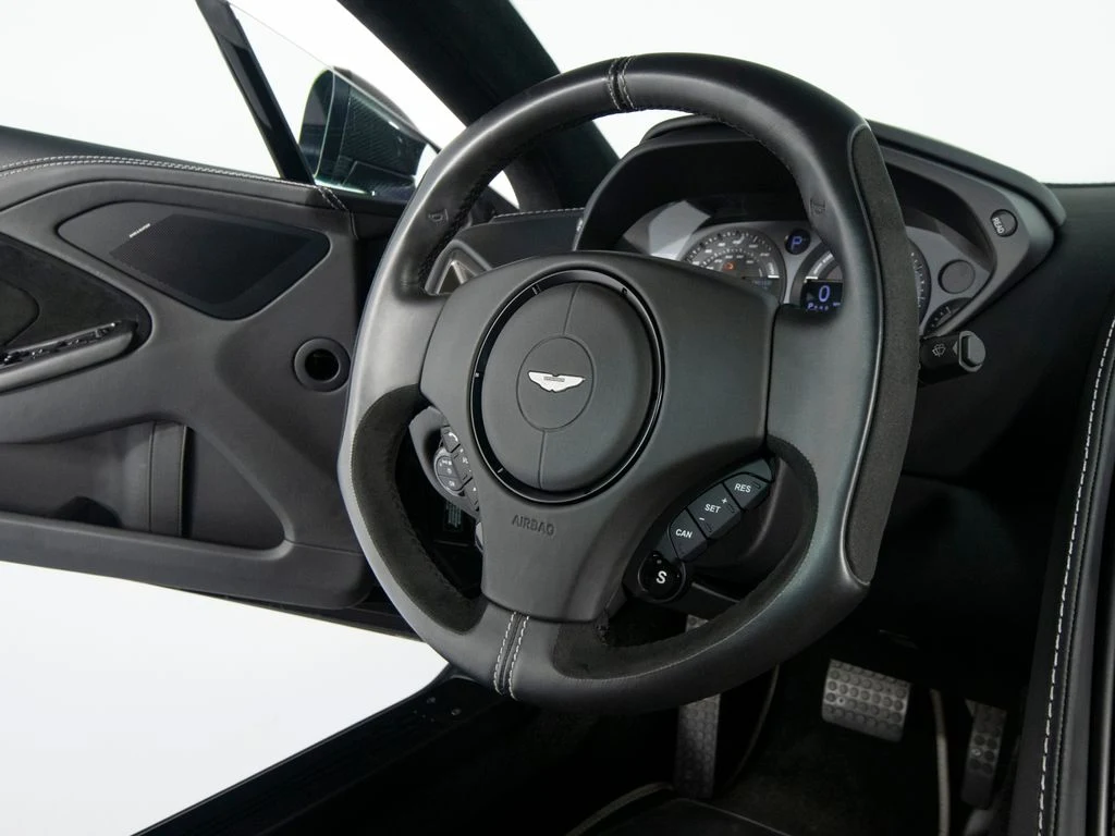 2015 Aston Martin Vanquish V12, 18/30