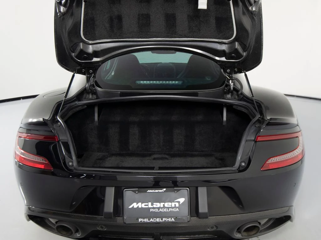 2015 Aston Martin Vanquish V12, 28/30