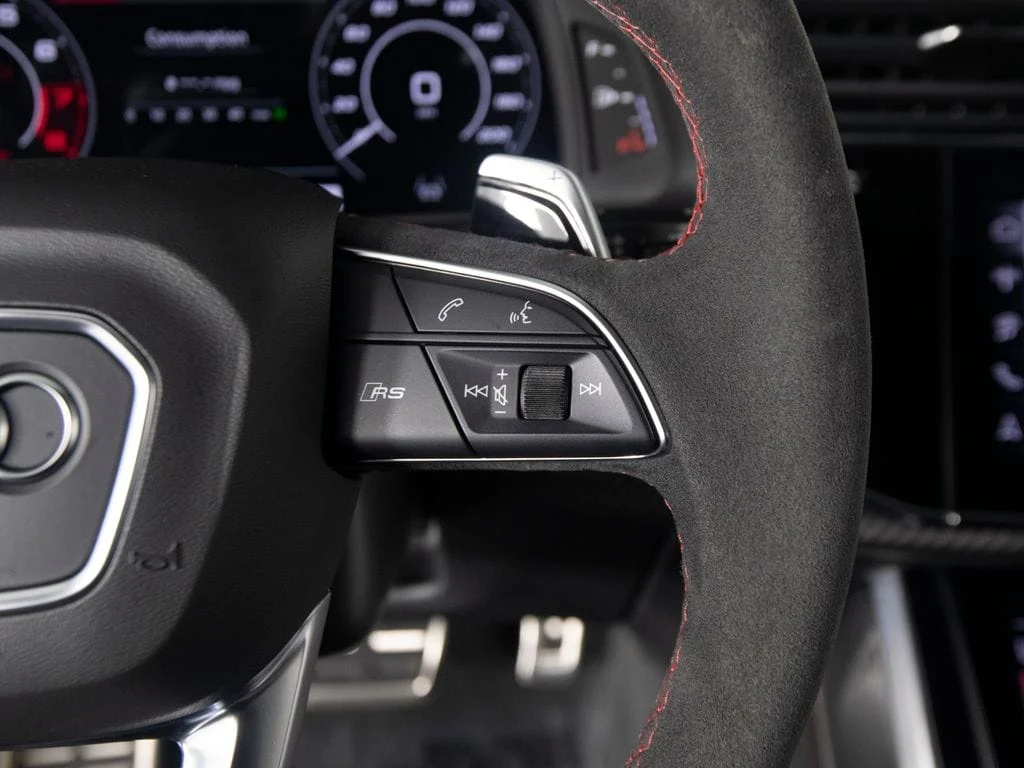 2026 Audi RS Q8 performance (4M), 11/30