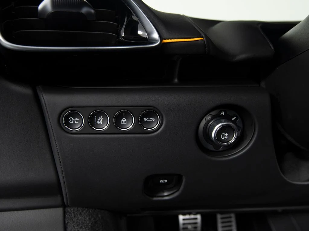 2026 McLaren Artura Spider TechLux, 12/30