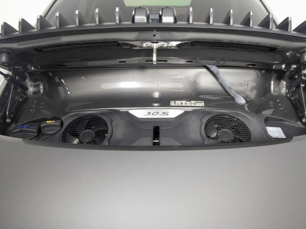 2020 Porsche 911 (992.1) Carrera 4S, 27/30
