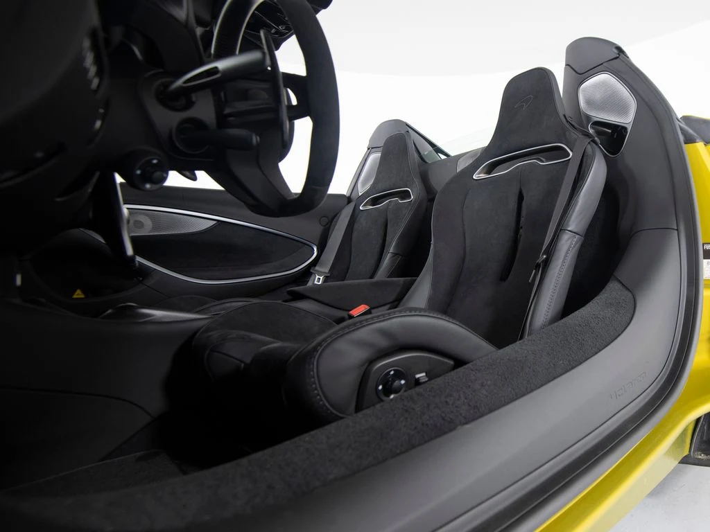 2025 McLaren Artura Spider Performance, 20/30