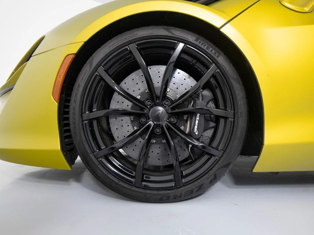 2025 McLaren Artura Spider Performance, 28/30