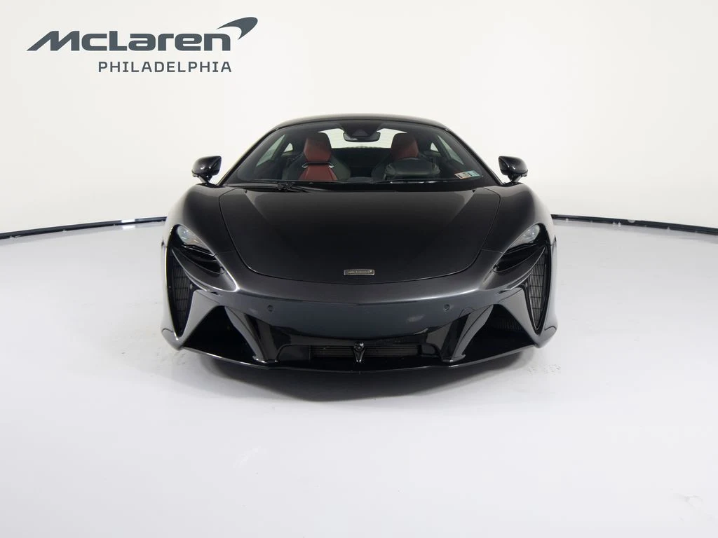 2025 McLaren Artura Coupe TechLux, 2/30