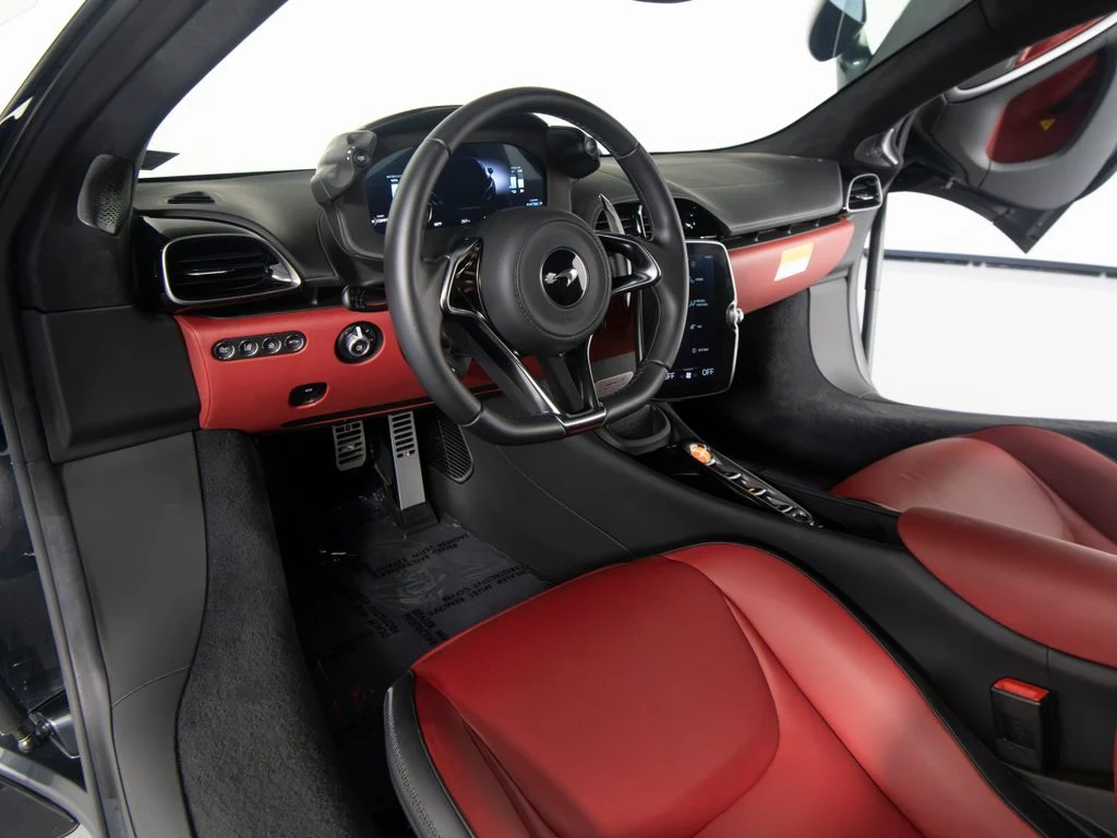 2025 McLaren Artura Coupe TechLux, 11/30