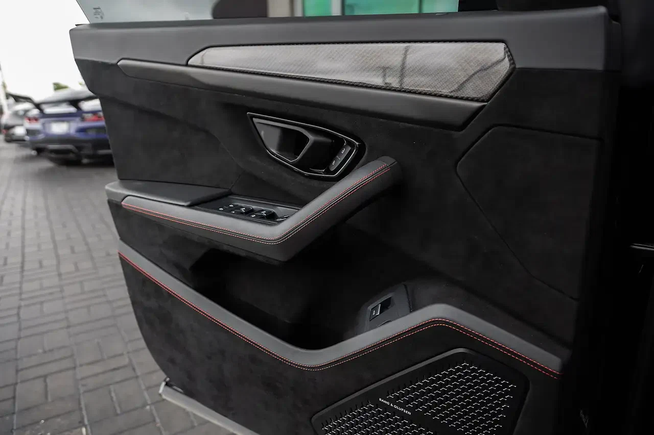 2023 Lamborghini Urus Performante, 26/30
