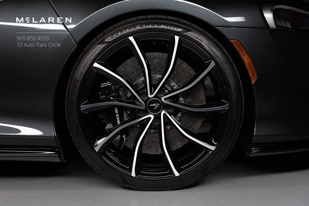 2025 McLaren GTS, 8/26