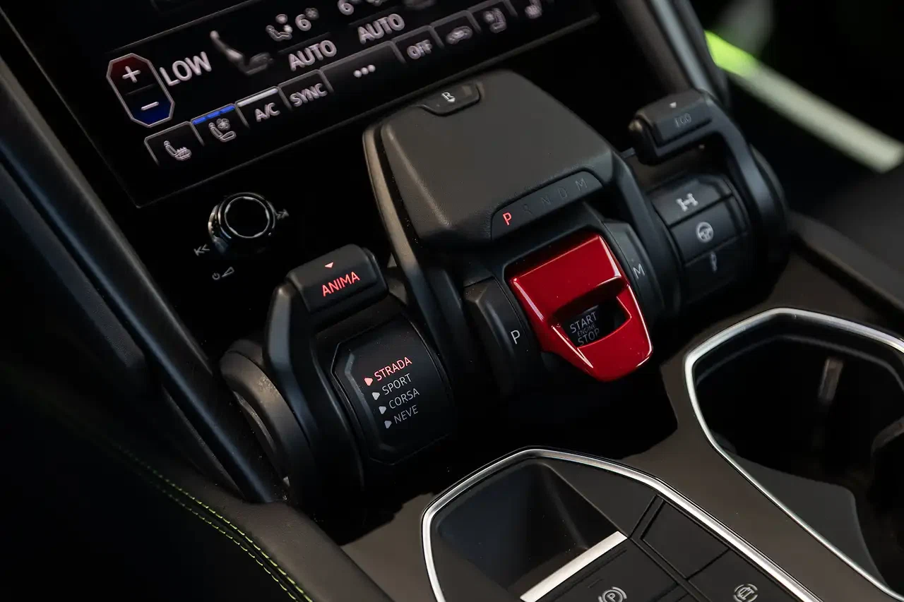 2023 Lamborghini Urus S, 22/27