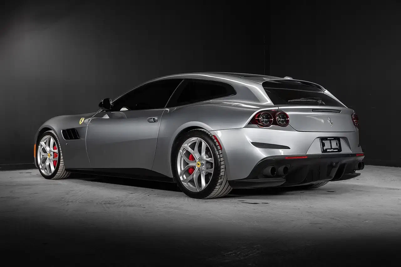 2018 Ferrari GTC4Lusso T, 3/28
