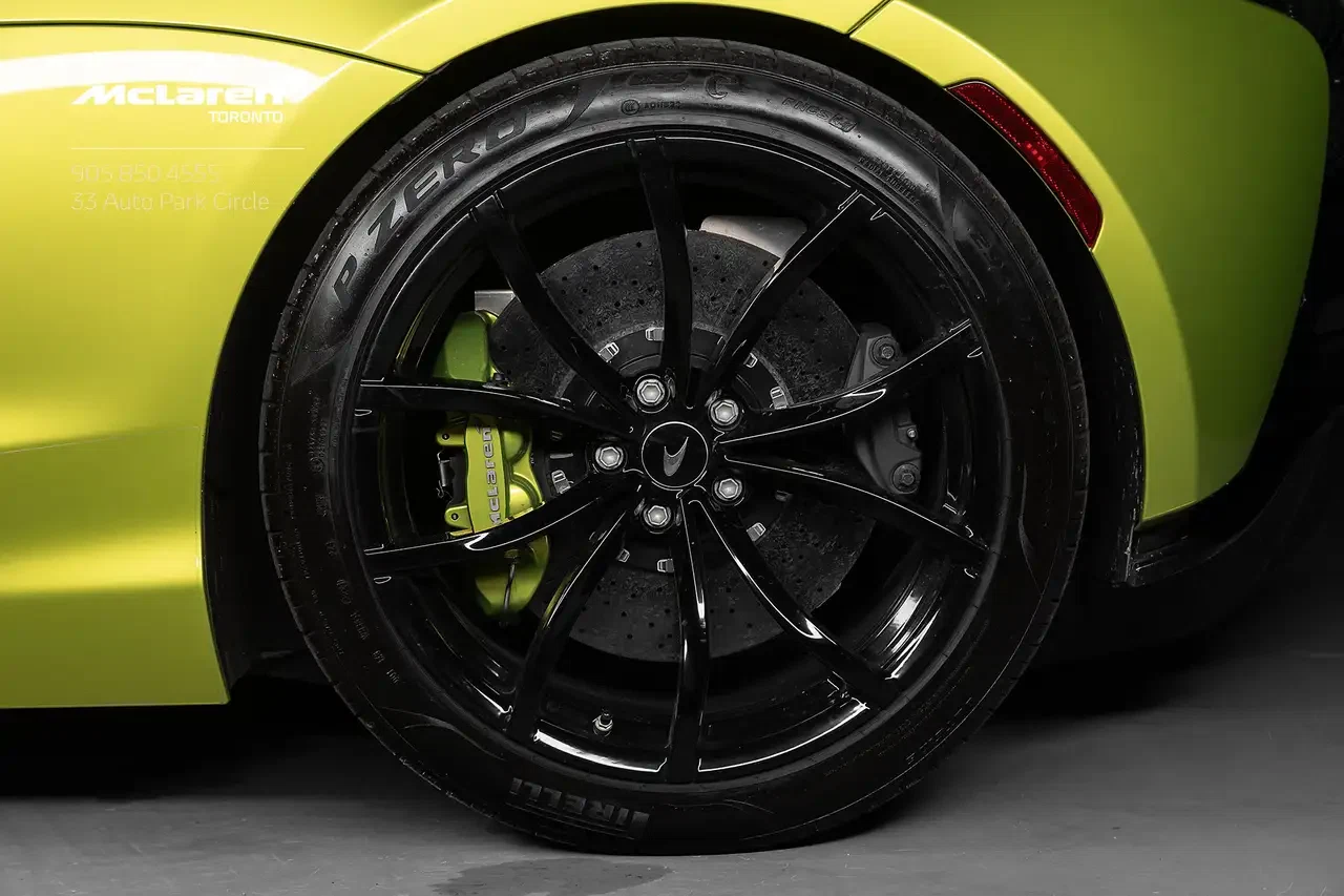 2023 McLaren Artura, 6/25