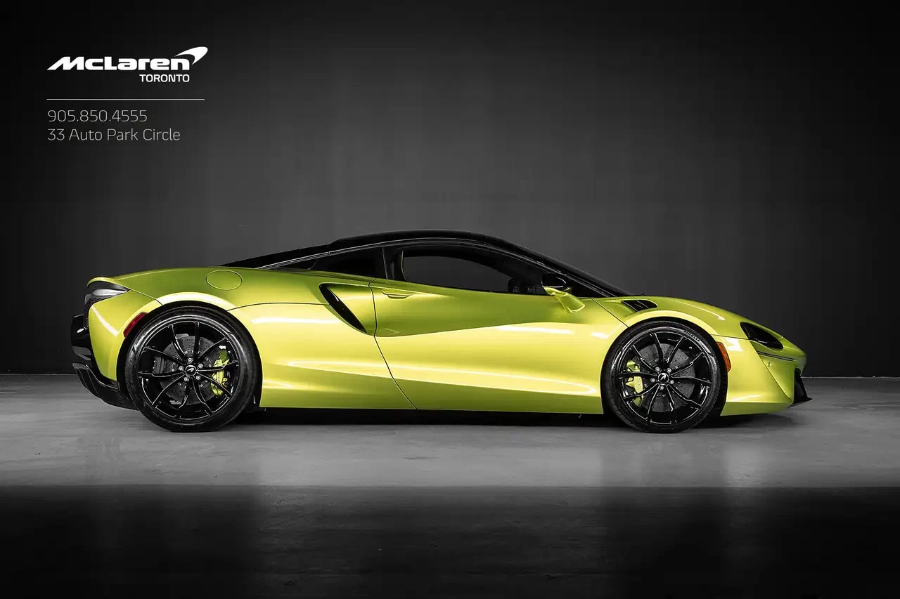 2023 McLaren Artura, 10/25