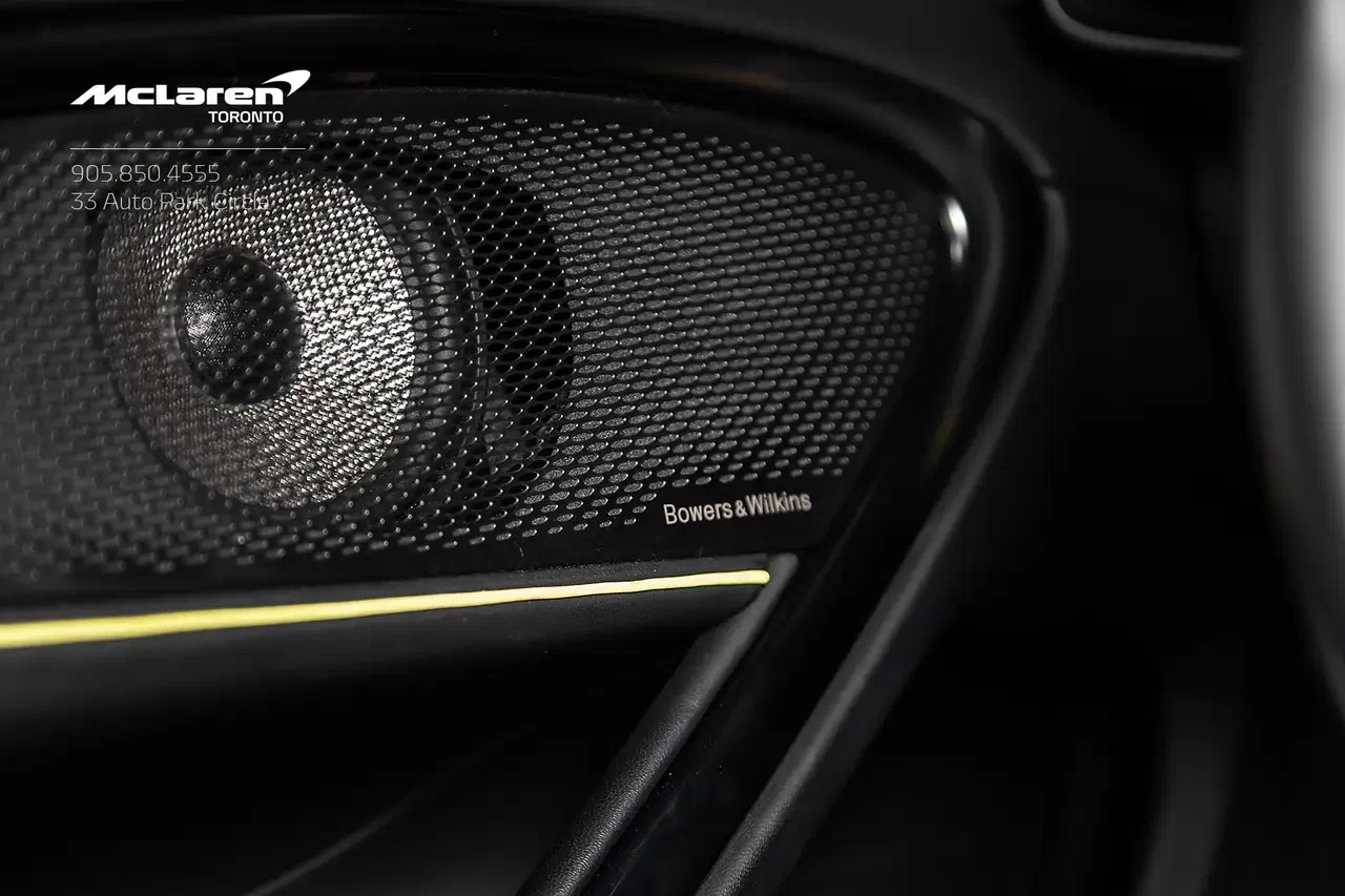 2023 McLaren Artura, 22/25