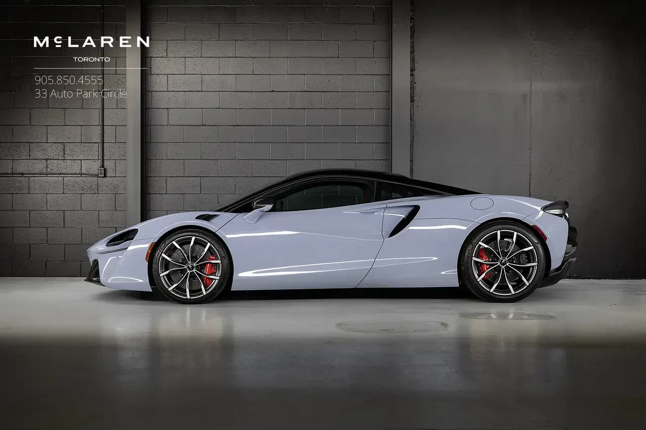 2023 McLaren Artura, 2/28