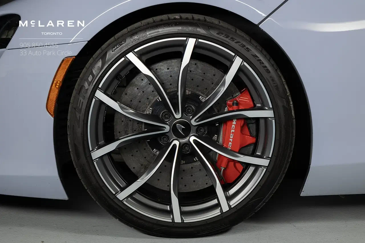 2023 McLaren Artura, 5/28