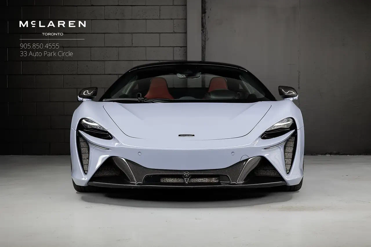 2023 McLaren Artura, 12/28