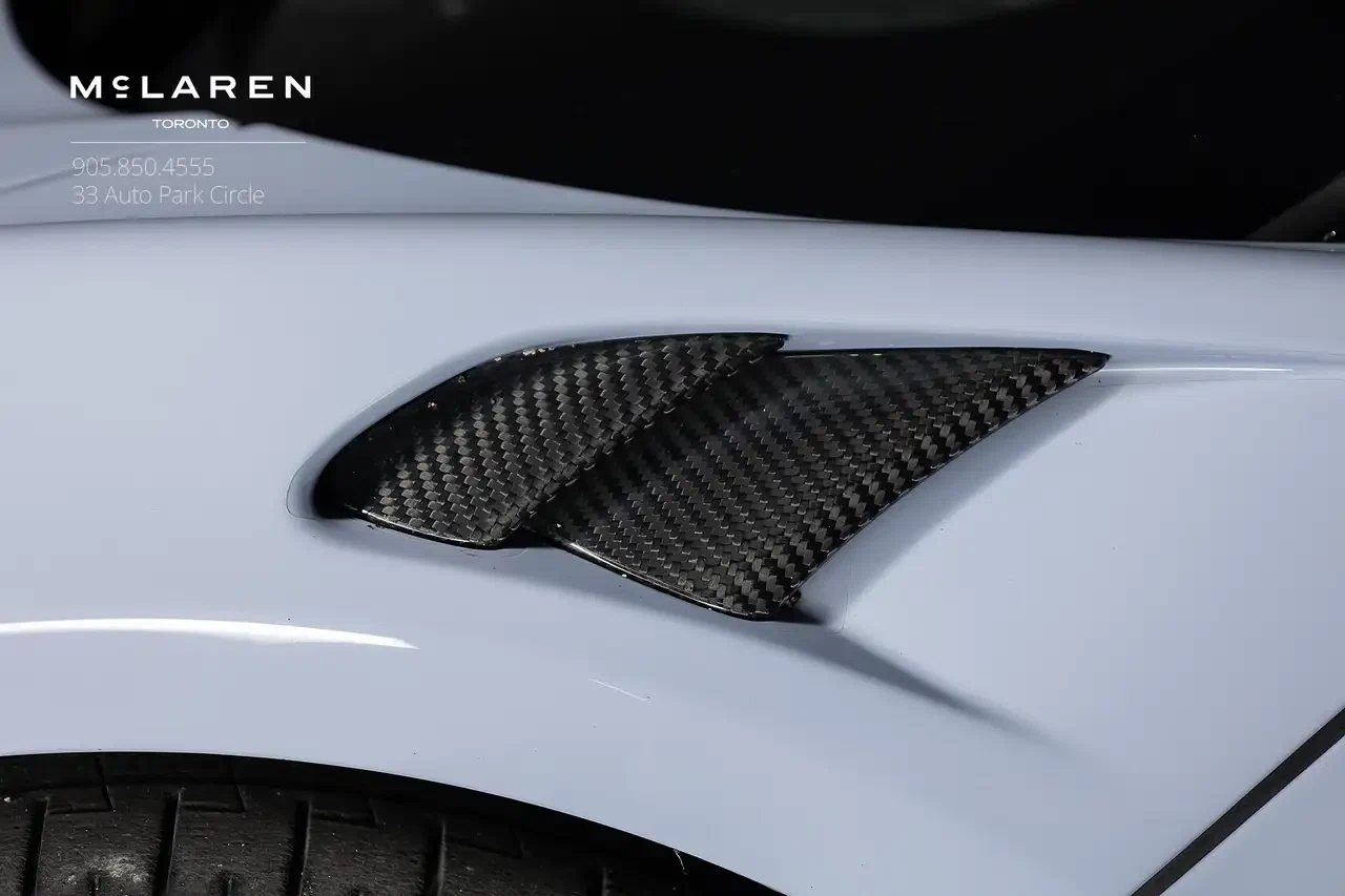 2023 McLaren Artura, 27/28
