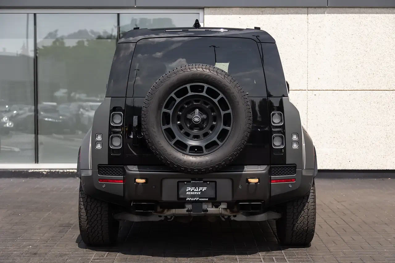 2025 Land Rover Defender 110 P635 OCTA, 4/29