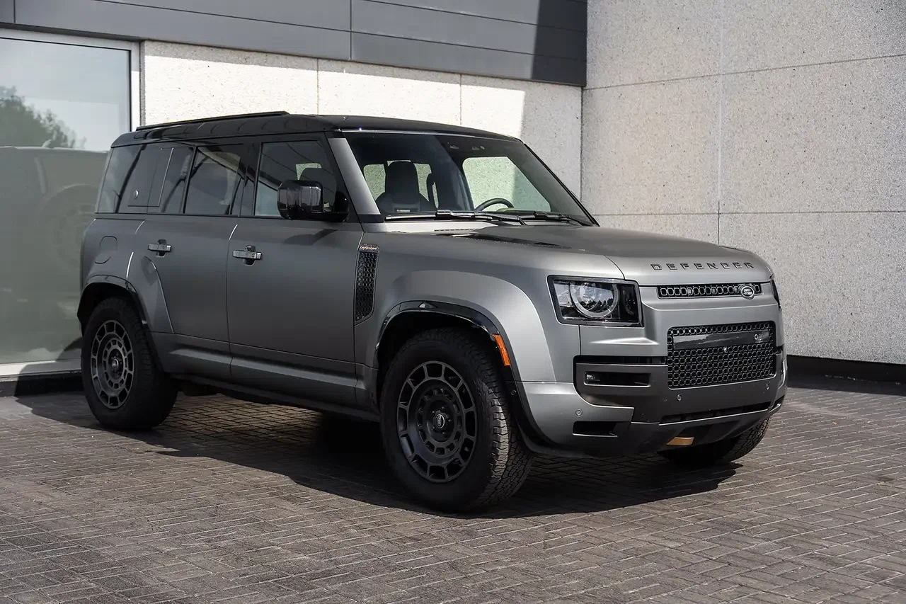 2025 Land Rover Defender 110 P635 OCTA, 11/29