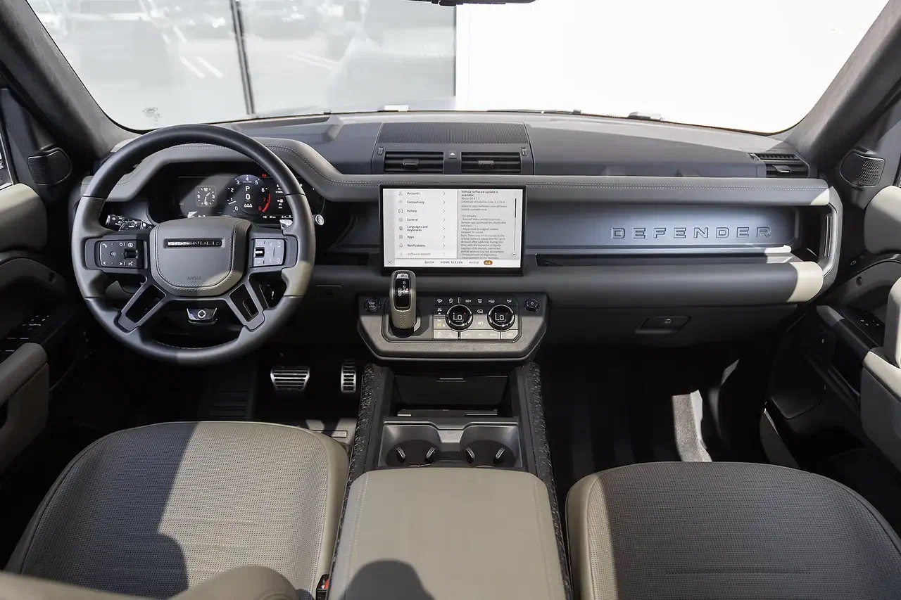 2025 Land Rover Defender 110 P635 OCTA, 15/29