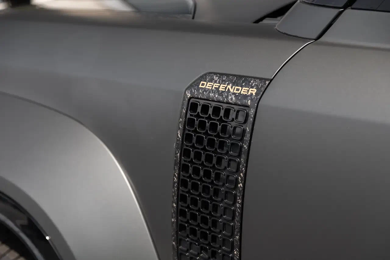 2025 Land Rover Defender 110 P635 OCTA, 26/29