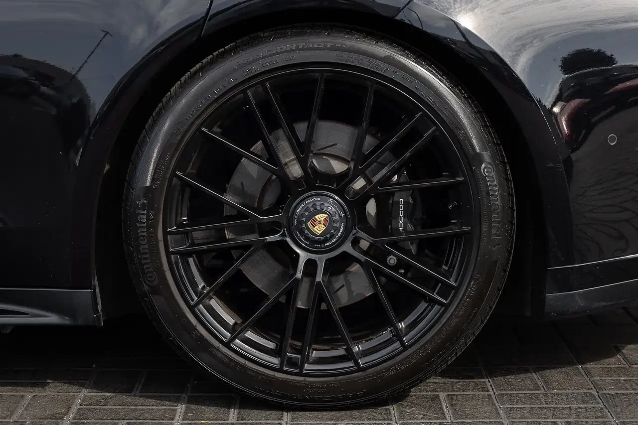 2025 Porsche Panamera GTS (3rd Generation), 6/27