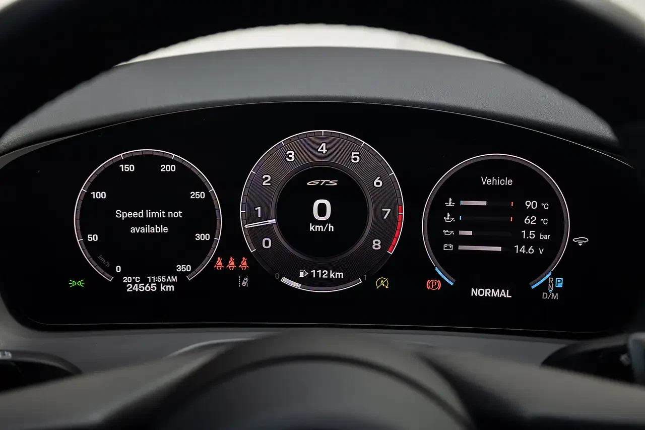 2025 Porsche Panamera GTS (3rd Generation), 18/27