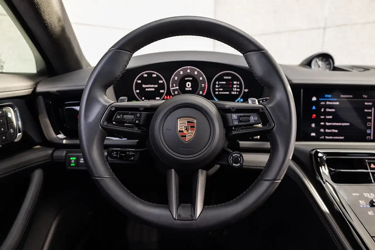 2025 Porsche Panamera GTS (3rd Generation), 19/27